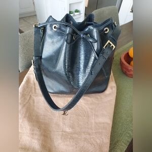 Louis Vuitton Epi Petit Black Bucket Shoulder Bag/ Duster Included